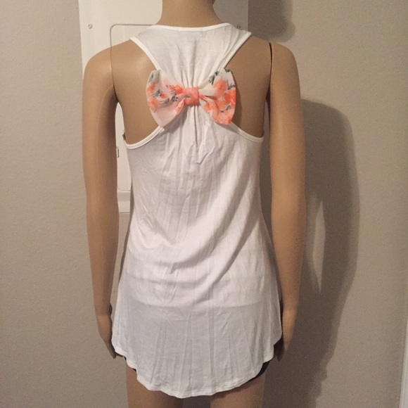 ⭐️5 STAR rated!LA FLOR white bow back top - Picture 6 of 6